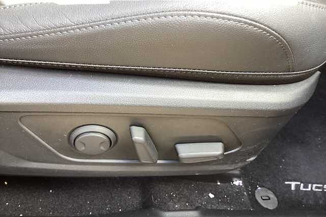 Hyundai TUCSON ESTATE 1.6T Plug-in Hybrid Premium 5dr Auto Black