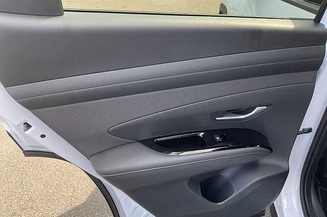 Hyundai TUCSON 1.6T 239 Hybrid Black Line 5dr Auto White