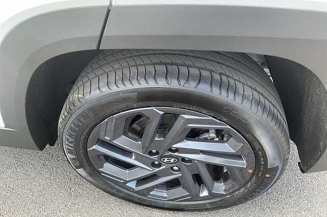 Hyundai TUCSON 1.6T 239 Hybrid Black Line 5dr Auto White