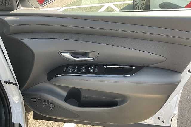 Hyundai TUCSON 1.6T 239 Hybrid Black Line 5dr Auto White