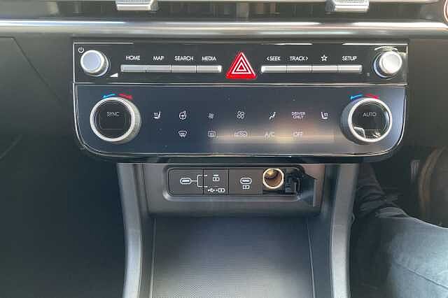 Hyundai TUCSON 1.6T 239 Hybrid Black Line 5dr Auto White
