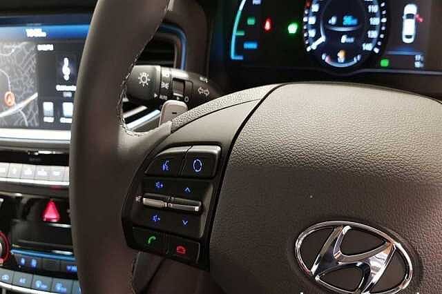 Hyundai IONIQ 1.6 GDi (105ps) Premium SE Plug-in Hybrid