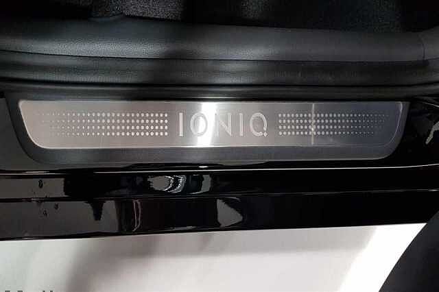 Hyundai IONIQ 1.6 GDi (105ps) Premium SE Plug-in Hybrid