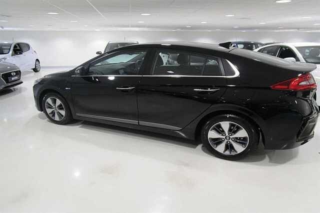 Hyundai IONIQ 1.6 GDi (105ps) Premium SE Plug-in Hybrid