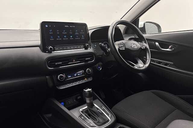 Hyundai KONA 1.6 GDi Hybrid Premium 5dr DCT White