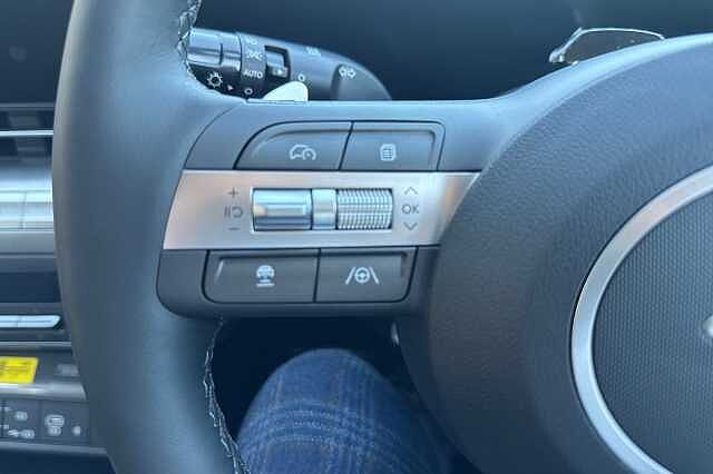 Hyundai KONA 1.6 Hybrid 138 Ultimate 5dr DCT Black