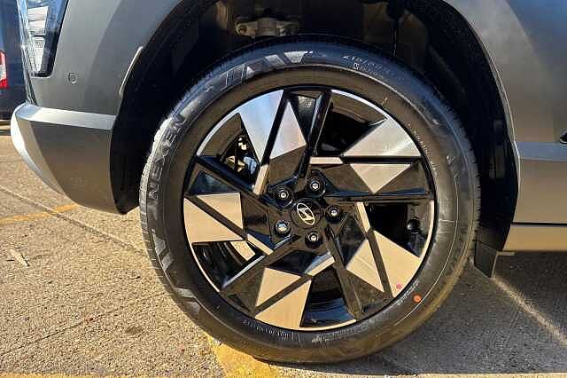 Hyundai KONA 1.6 Hybrid 138 Ultimate 5dr DCT Black