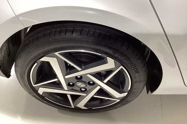 Hyundai I20 1.0T GDi Premium 5dr DCT Hatchback White