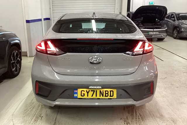 Hyundai IONIQ 1.6 GDi Hybrid Premium 5dr DCT