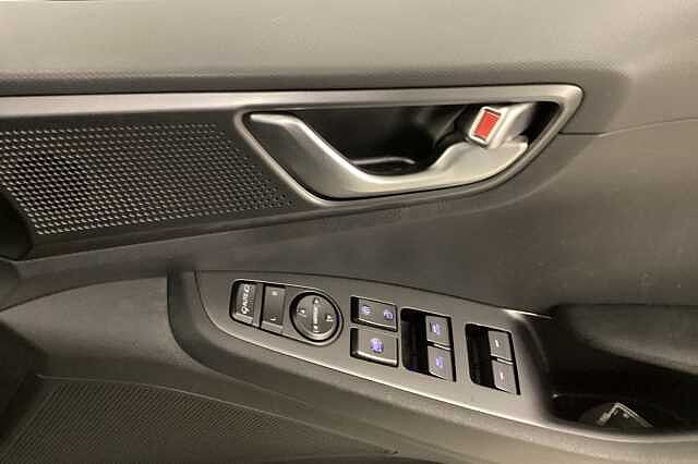 Hyundai IONIQ 1.6 GDi Hybrid Premium 5dr DCT