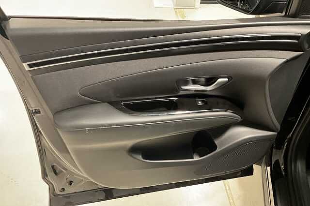 Hyundai TUCSON 1.6 TGDi Hybrid 230 SE Connect 5dr 2WD Auto Black