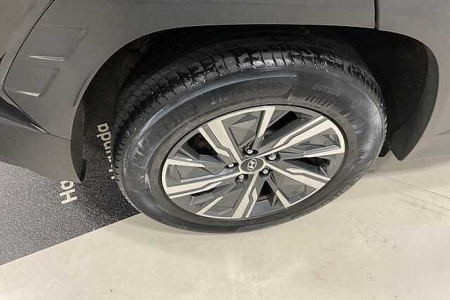 Hyundai TUCSON 1.6 TGDi Hybrid 230 SE Connect 5dr 2WD Auto Black