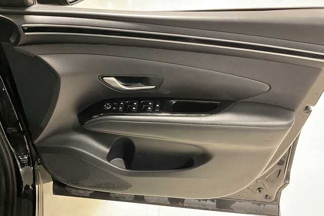 Hyundai TUCSON 1.6 TGDi Hybrid 230 SE Connect 5dr 2WD Auto Black
