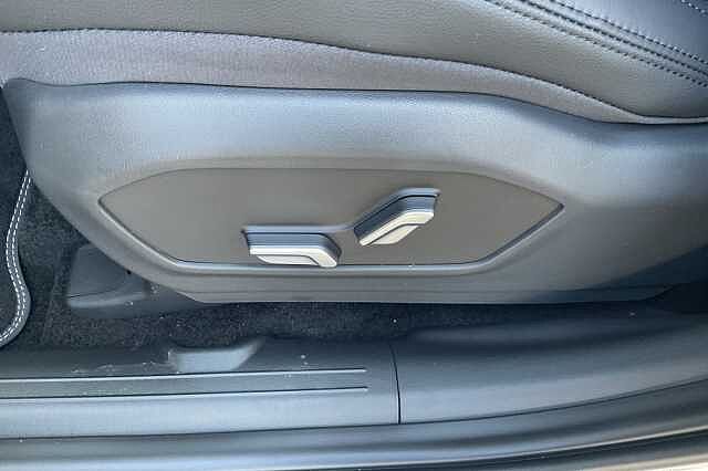 Hyundai SANTA FE 1.6 TGDi 239 Hybrid Ultimate 5dr Auto Silver