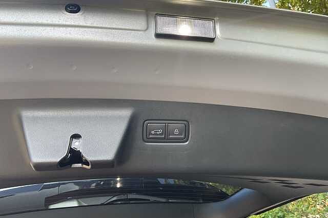Hyundai SANTA FE 1.6 TGDi 239 Hybrid Ultimate 5dr Auto Silver