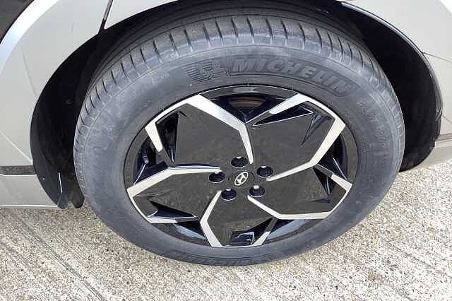 Hyundai IONIQ 5 E (217ps) Premium 73kWh RWD Black