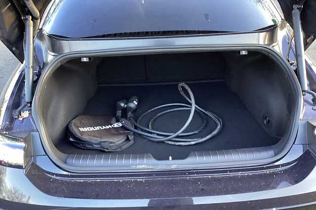 Hyundai IONIQ 6 E (325ps) Premium 77kWh (Dual Motor) AWD