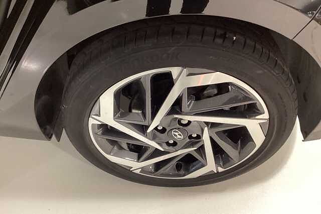 Hyundai I20 1.0T GDi 48V MHD Premium 5dr DCT Black