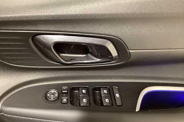 Hyundai I20 1.0T GDi 48V MHD Premium 5dr DCT Black