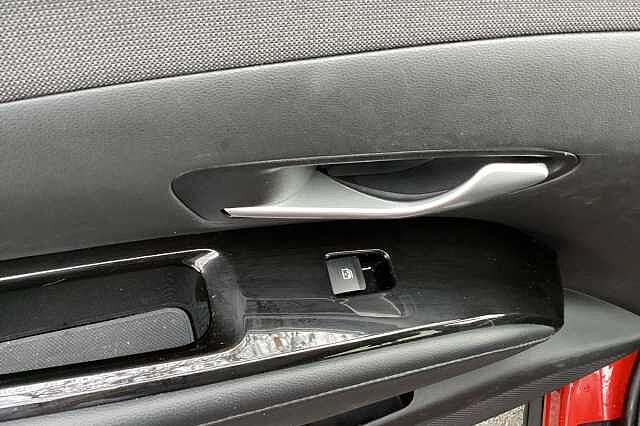 Hyundai TUCSON 1.6 TGDi Hybrid 230 SE Connect 5dr 2WD Auto Red