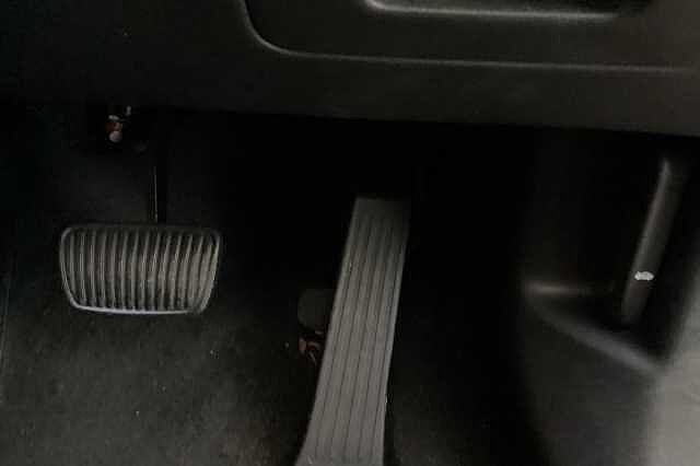 Hyundai TUCSON 1.6 TGDi Hybrid 230 SE Connect 5dr 2WD Auto Red