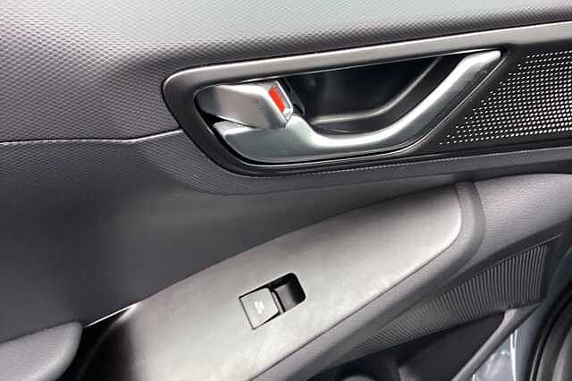 Hyundai IONIQ 100kW Premium 38kWh 5dr Auto