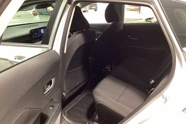 Hyundai KONA 160kW Advance 65kWh 5dr Auto White