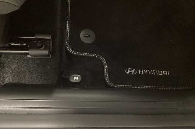 Hyundai KONA 1.6 Hybrid 129 Ultimate 5dr DCT White