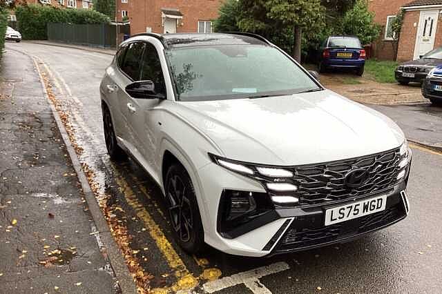 Hyundai TUCSON 1.6T Hybrid N Line S 5dr Auto Estate White