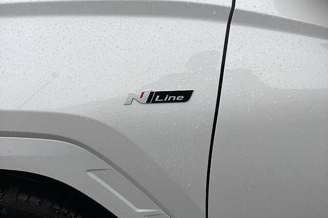 Hyundai TUCSON 1.6T Hybrid N Line S 5dr Auto Estate White