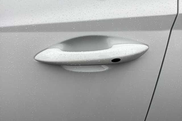 Hyundai TUCSON 1.6T Hybrid N Line S 5dr Auto Estate White