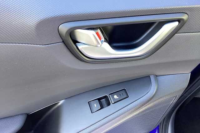 Hyundai IONIQ 1.6 GDi Hybrid Premium SE 5dr DCT