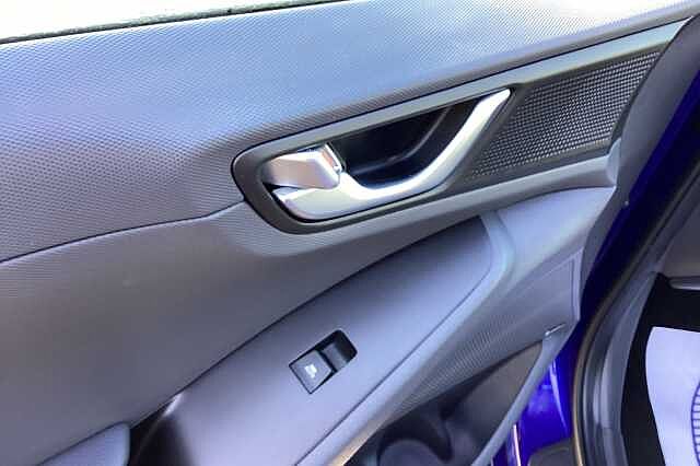 Hyundai IONIQ 1.6 GDi Hybrid Premium SE 5dr DCT