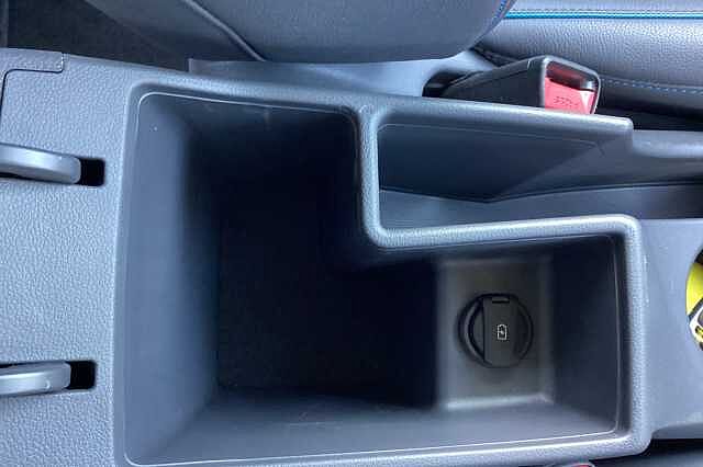 Hyundai IONIQ 1.6 GDi Hybrid Premium SE 5dr DCT