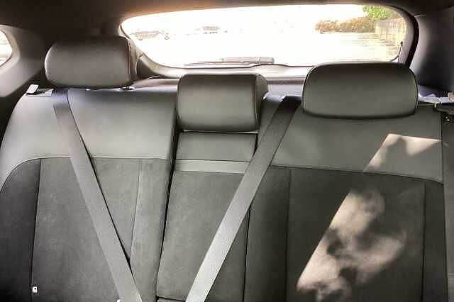 Hyundai KONA E (218ps) N Line S White