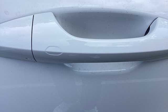 Hyundai KONA E (218ps) N Line S White