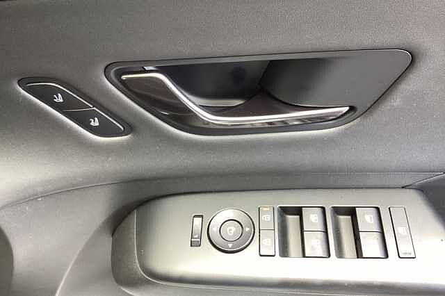 Hyundai KONA E (218ps) N Line S White