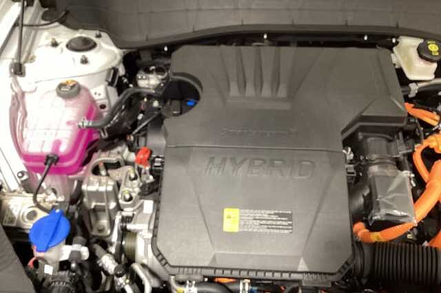 Hyundai KONA 1.6 GDi Hybrid Ultimate 5dr DCT Hatchback White