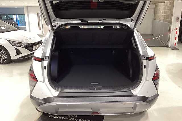 Hyundai KONA 1.6 GDi Hybrid Ultimate 5dr DCT Hatchback White