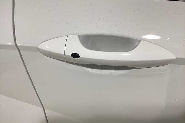 Hyundai KONA 1.6 GDi Hybrid Ultimate 5dr DCT Hatchback White