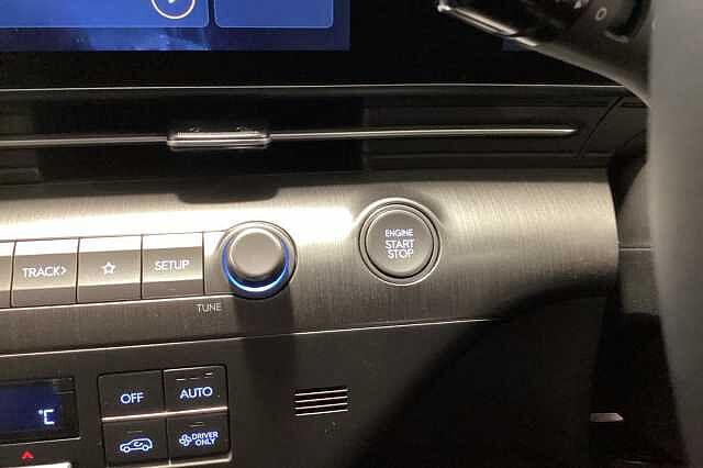 Hyundai KONA 1.6 GDi Hybrid Ultimate 5dr DCT Hatchback White