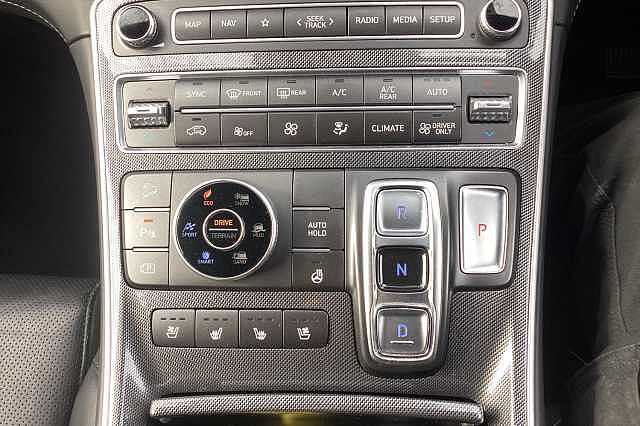 Hyundai SANTA FE 1.6 TGDi Hybrid Ultimate 5dr 4WD Auto