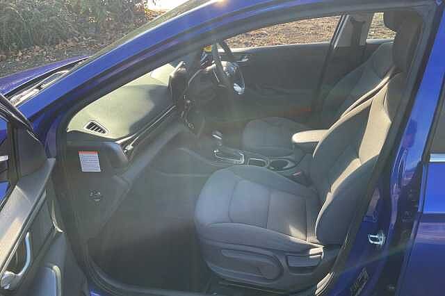 Hyundai IONIQ 1.6 GDi Hybrid Premium 5dr DCT