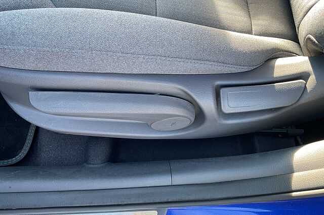 Hyundai IONIQ 1.6 GDi Hybrid Premium 5dr DCT