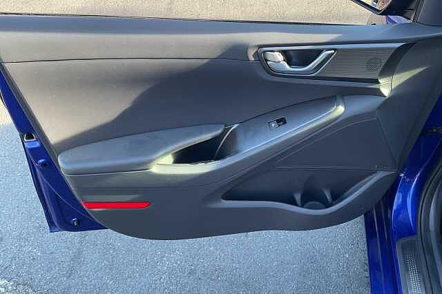 Hyundai IONIQ 1.6 GDi Hybrid Premium 5dr DCT