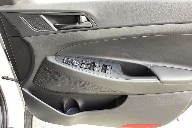 Hyundai TUCSON 1.6 T-GDi N Line (2WD) 5 Door White