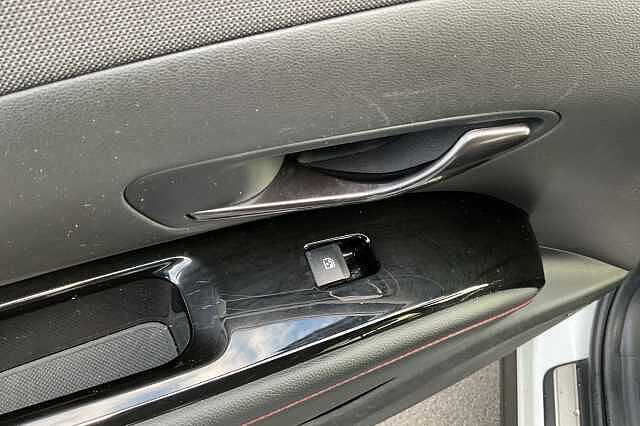 Hyundai TUCSON 1.6 TGDi Plug-in Hybrid N Line S 5dr 4WD Auto White