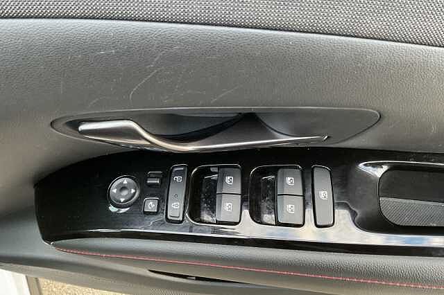 Hyundai TUCSON 1.6 TGDi Plug-in Hybrid N Line S 5dr 4WD Auto White