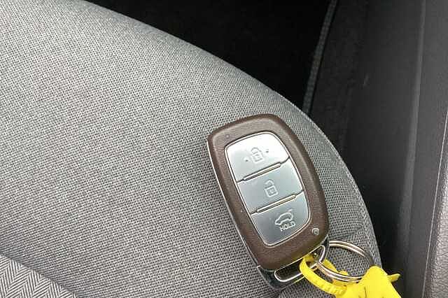 Hyundai IONIQ 1.6 GDi Plug-in Hybrid Premium 5dr DCT