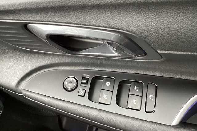 Hyundai I20 1.0T GDi Premium 5dr DCT Hatchback White